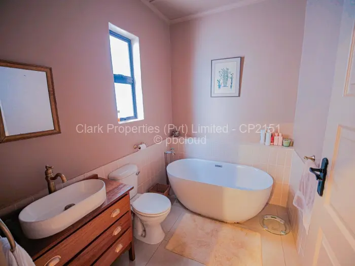 Townhouse/Complex/Cluster for Sale in Greendale, Harare