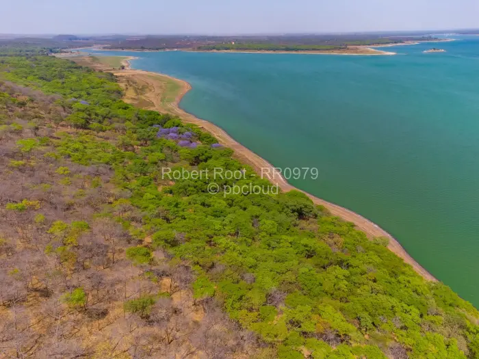 Commercial Stand for Sale in Lake Chivero, Lake Chivero