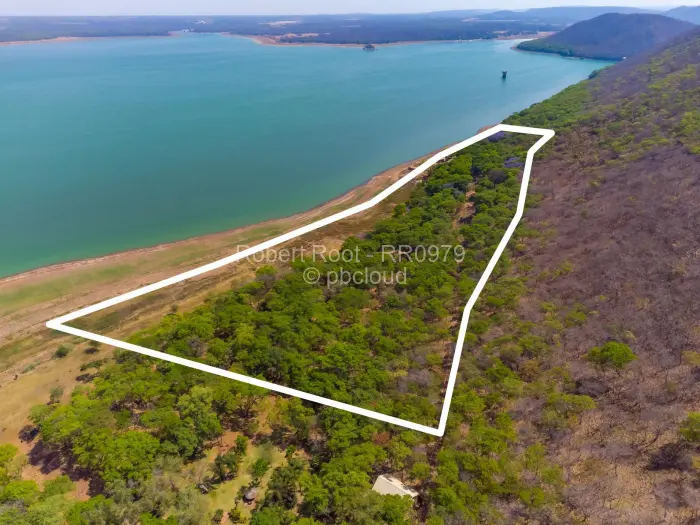 Commercial Stand for Sale in Lake Chivero, Lake Chivero