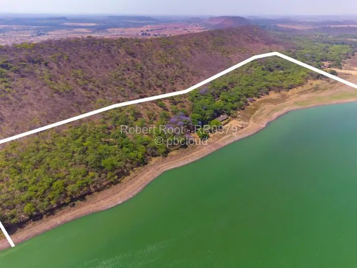 Commercial Stand for Sale in Lake Chivero, Lake Chivero