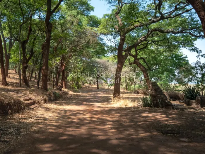 Commercial Stand for Sale in Lake Chivero, Lake Chivero