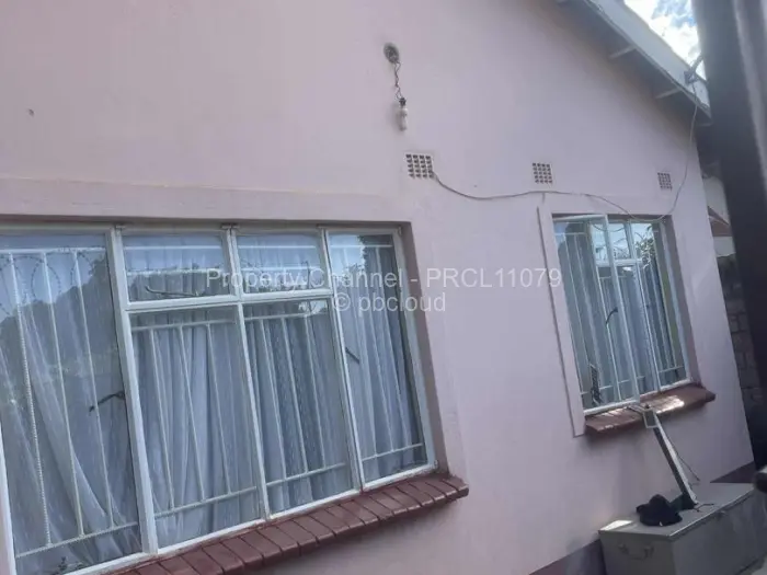 5 Bedroom House for Sale in Chitungwiza, Chitungwiza