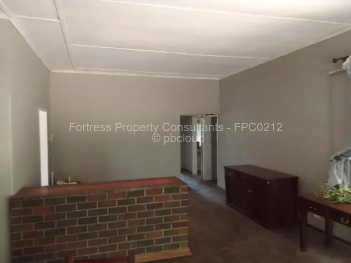 4 Bedroom House to Rent in Borrowdale