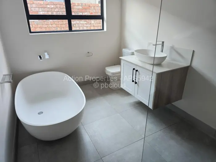 Townhouse/Complex/Cluster for Sale in Newlands, Harare