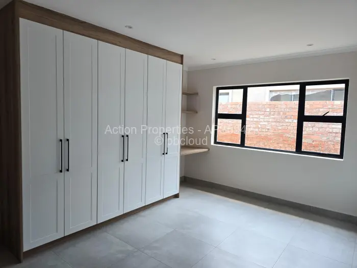 Townhouse/Complex/Cluster for Sale in Newlands, Harare