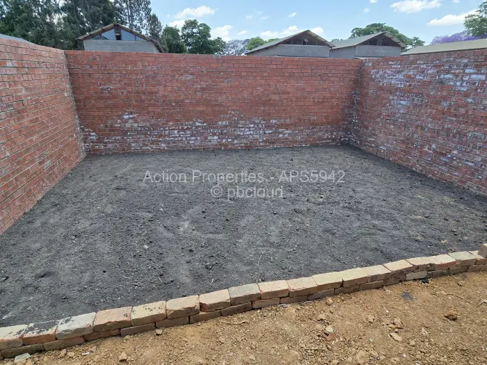 Townhouse/Complex/Cluster for Sale in Newlands, Harare