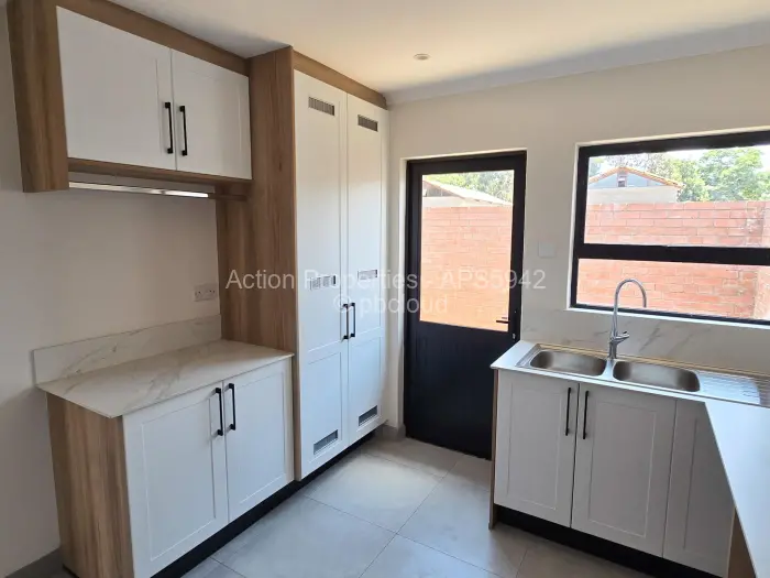 Townhouse/Complex/Cluster for Sale in Newlands, Harare