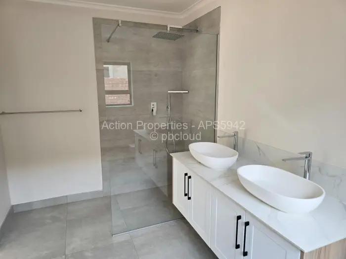 Townhouse/Complex/Cluster for Sale in Newlands, Harare