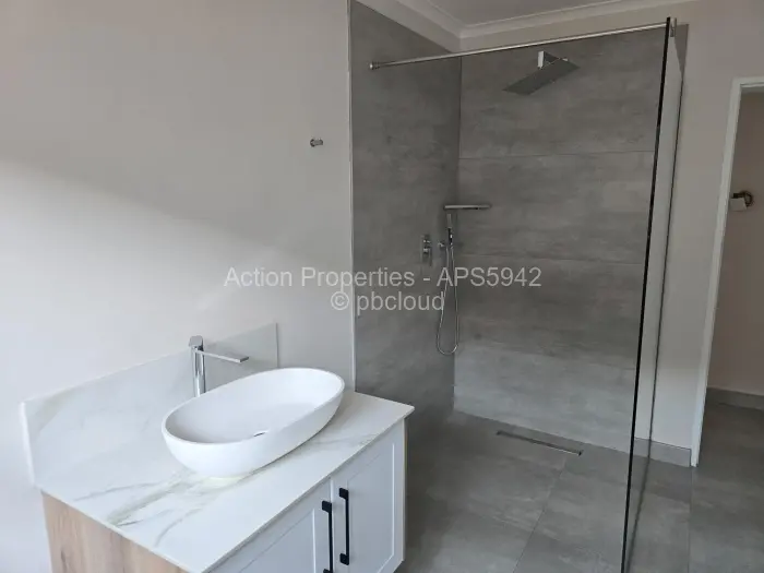 Townhouse/Complex/Cluster for Sale in Newlands, Harare