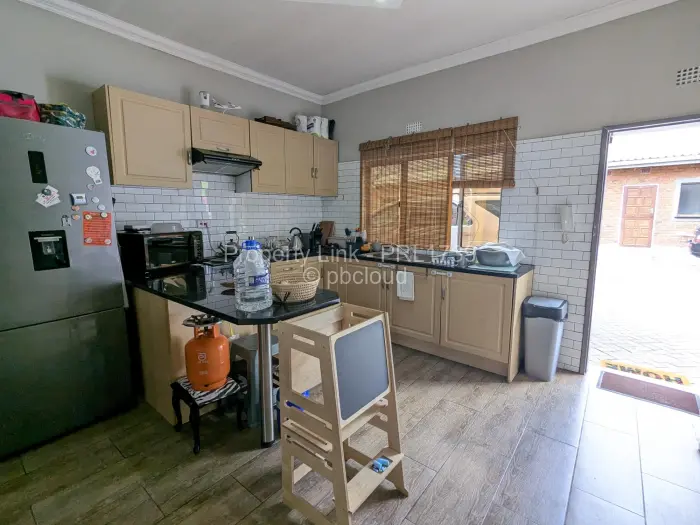 3 Bedroom Cottage/Garden Flat to Rent in Newlands