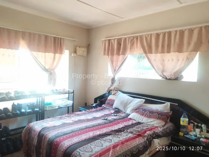 3 Bedroom House for Sale in Montrose Byo, Bulawayo