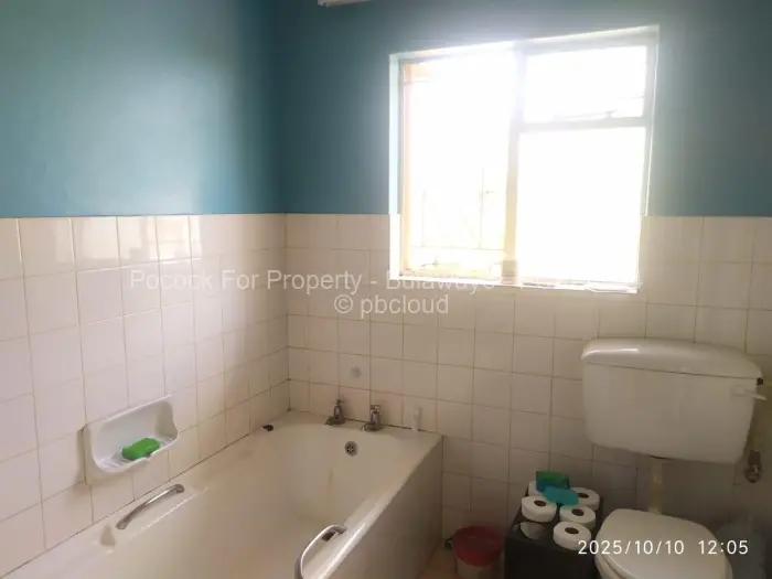3 Bedroom House for Sale in Montrose Byo, Bulawayo