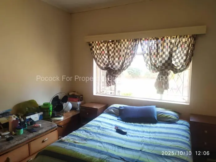3 Bedroom House for Sale in Montrose Byo, Bulawayo