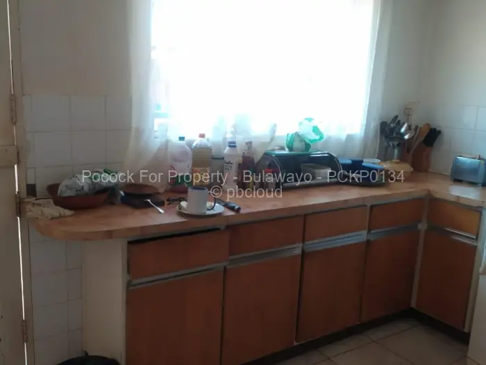 3 Bedroom House for Sale in Montrose Byo, Bulawayo