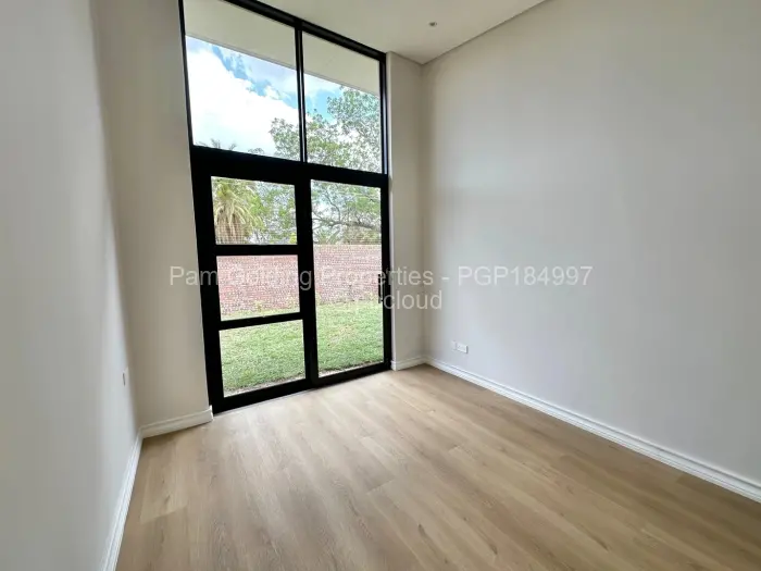 Townhouse/Complex/Cluster to Rent in Newlands