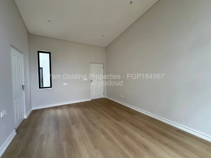 Townhouse/Complex/Cluster to Rent in Newlands