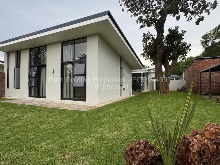 Townhouse/Cluster to Rent in Newlands