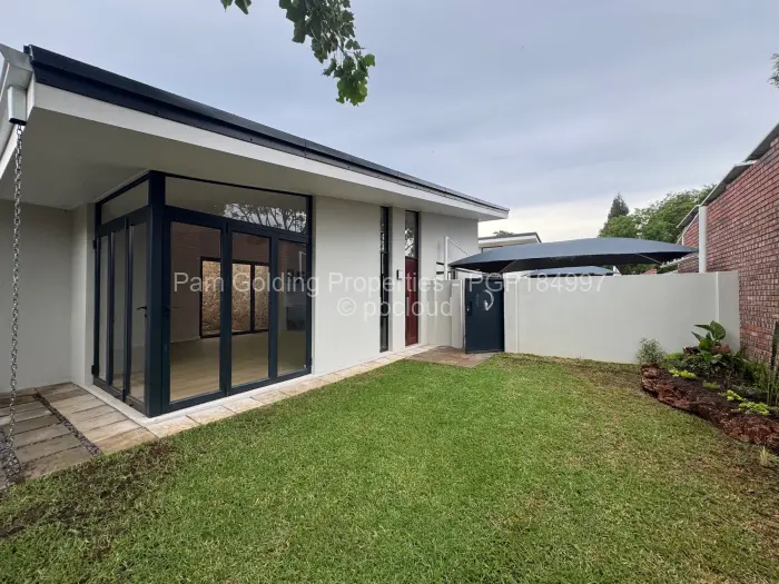 Townhouse/Cluster to Rent in Newlands