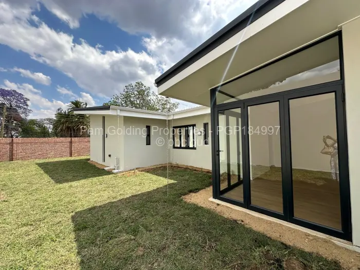 Townhouse/Complex/Cluster to Rent in Newlands