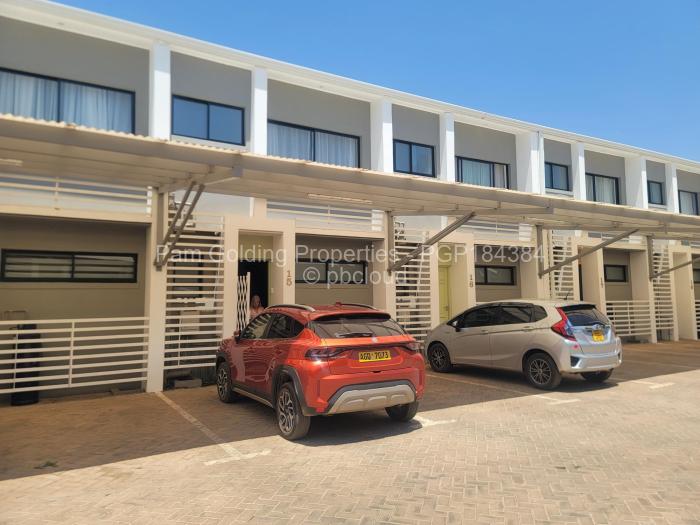 Townhouse/Cluster to Rent in Newlands, Harare