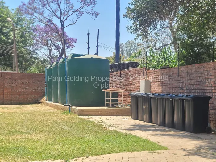 Townhouse/Complex/Cluster to Rent in Newlands