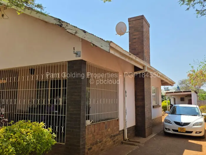 3 Bedroom House for Sale in Montrose Byo, Bulawayo