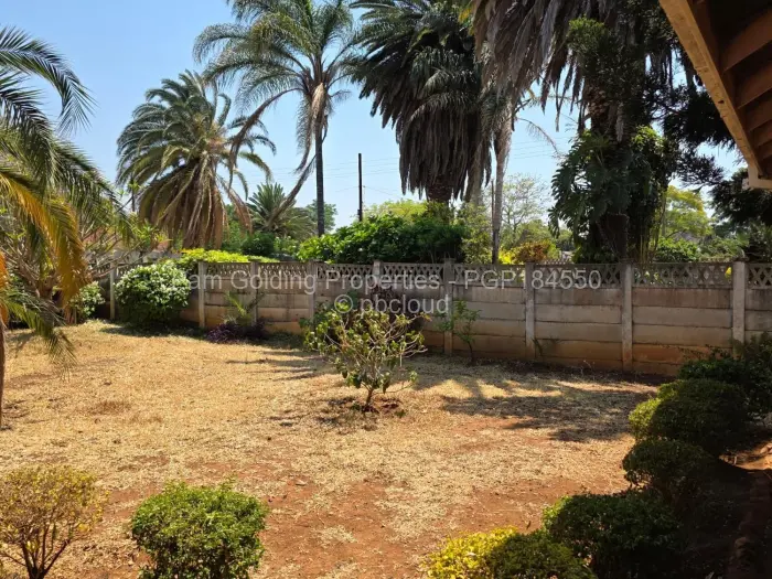 3 Bedroom House for Sale in Montrose Byo, Bulawayo