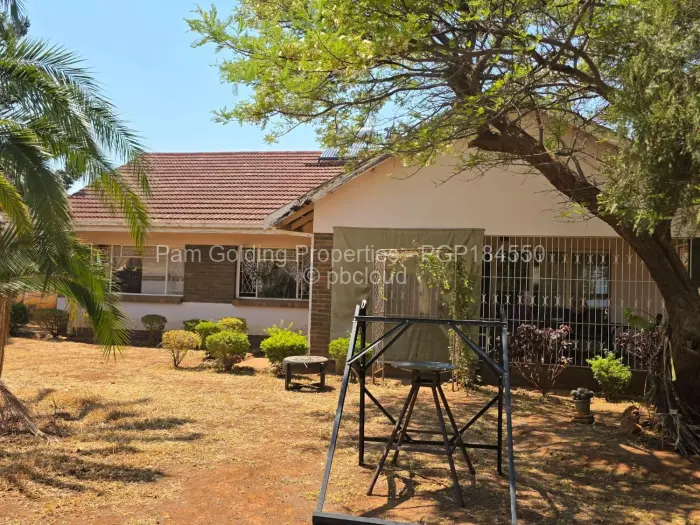 3 Bedroom House for Sale in Montrose Byo, Bulawayo