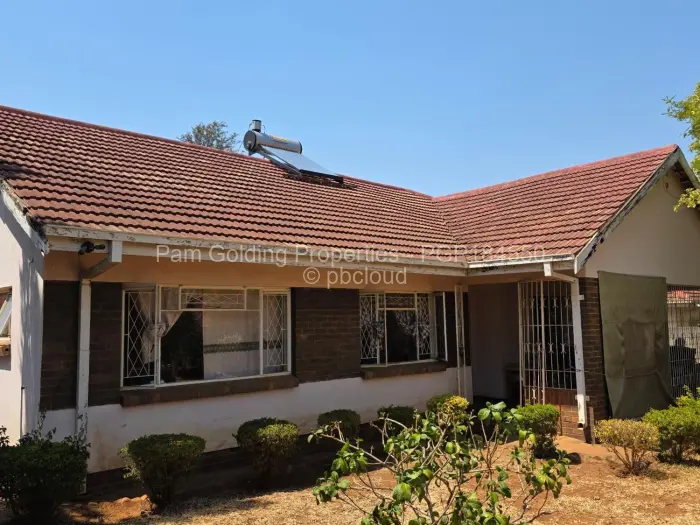 3 Bedroom House for Sale in Montrose Byo, Bulawayo