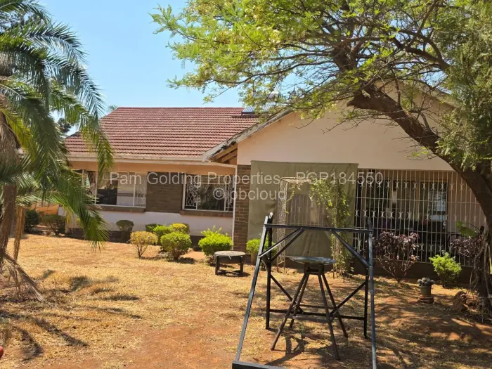 3 Bedroom House for Sale in Montrose Byo, Bulawayo
