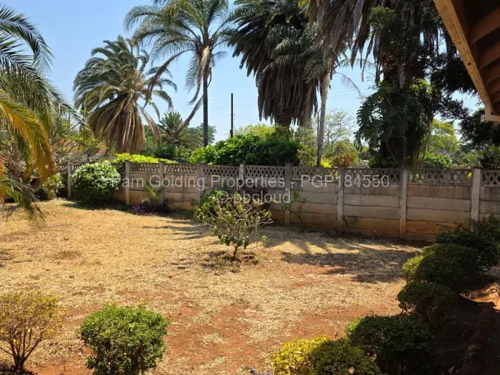 3 Bedroom House for Sale in Montrose Byo, Bulawayo