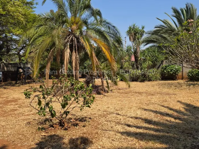 3 Bedroom House for Sale in Montrose Byo, Bulawayo