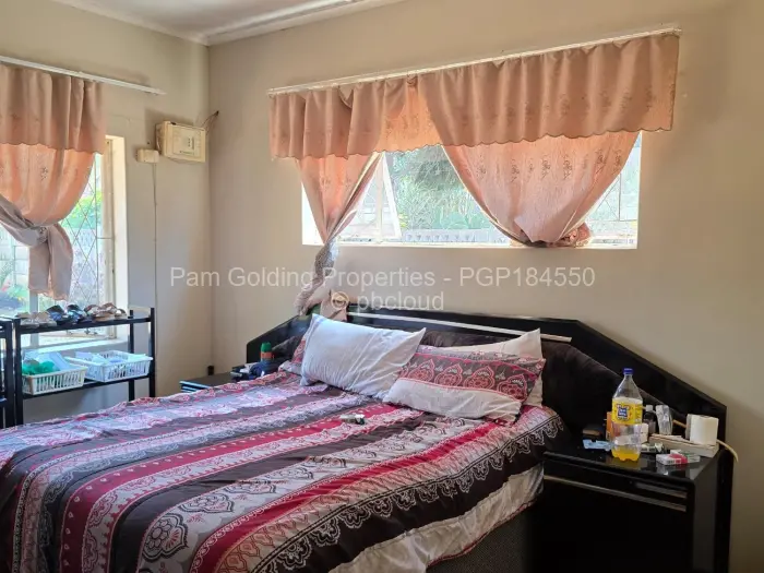 3 Bedroom House for Sale in Montrose Byo, Bulawayo