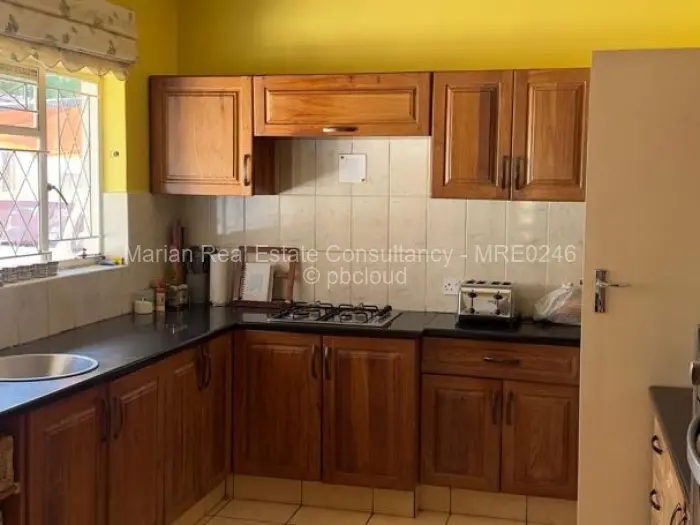 5 Bedroom House to Rent in Burnside, Bulawayo