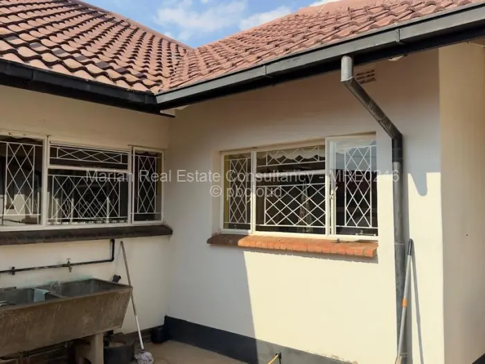 5 Bedroom House to Rent in Burnside, Bulawayo