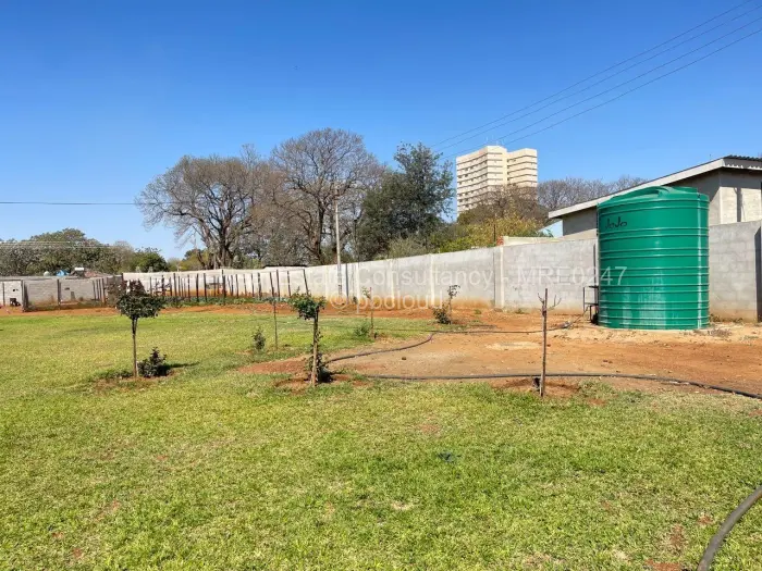 5 Bedroom House for Sale in Kumalo, Bulawayo