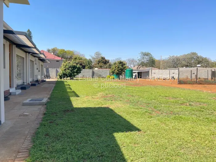 5 Bedroom House for Sale in Kumalo, Bulawayo