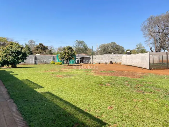 5 Bedroom House for Sale in Kumalo, Bulawayo