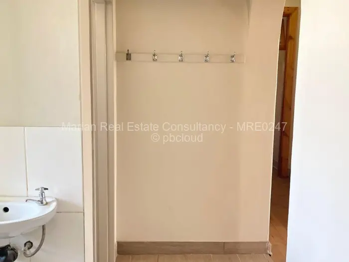 5 Bedroom House for Sale in Kumalo, Bulawayo