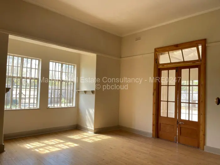 5 Bedroom House for Sale in Kumalo, Bulawayo