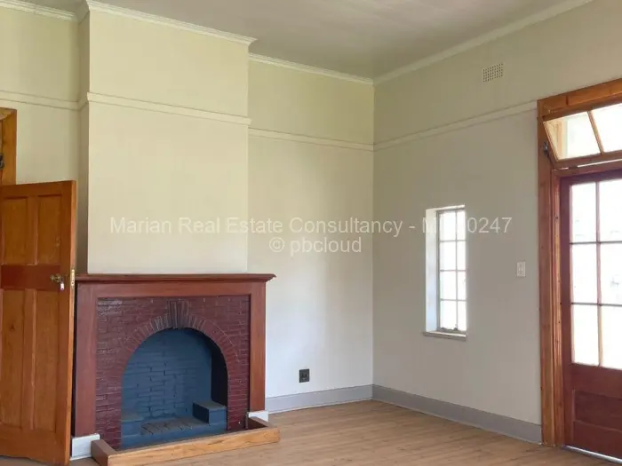 5 Bedroom House for Sale in Kumalo, Bulawayo