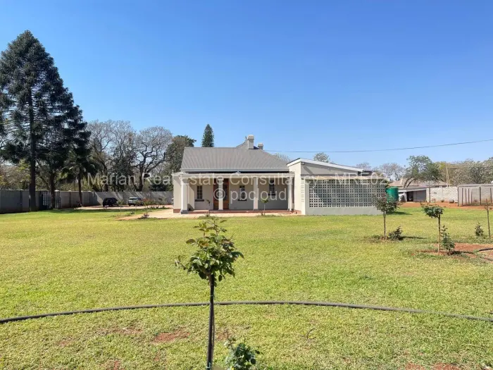 5 Bedroom House for Sale in Kumalo, Bulawayo