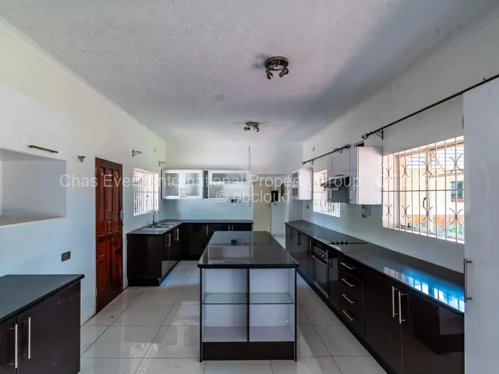 4 Bedroom House to Rent in Chisipite, Harare