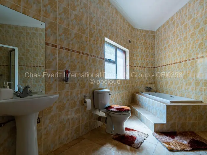 9 Bedroom House to Rent in Glen Forest