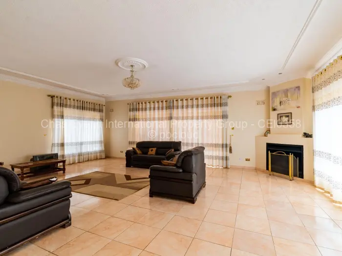 9 Bedroom House to Rent in Glen Forest