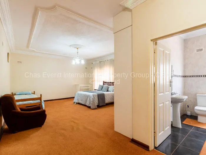 9 Bedroom House to Rent in Glen Forest