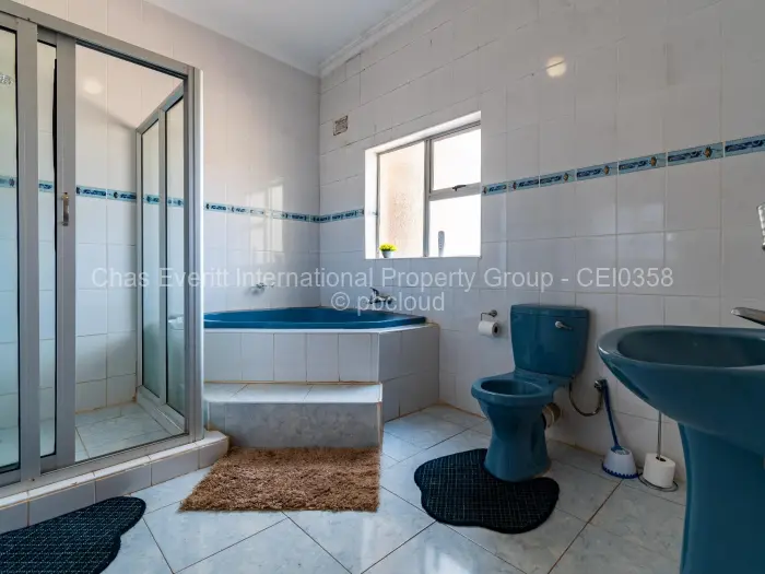 9 Bedroom House to Rent in Glen Forest