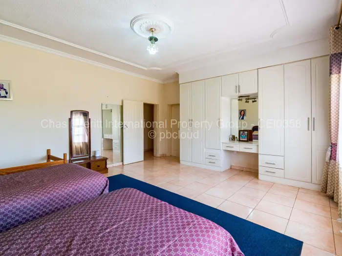 9 Bedroom House to Rent in Glen Forest