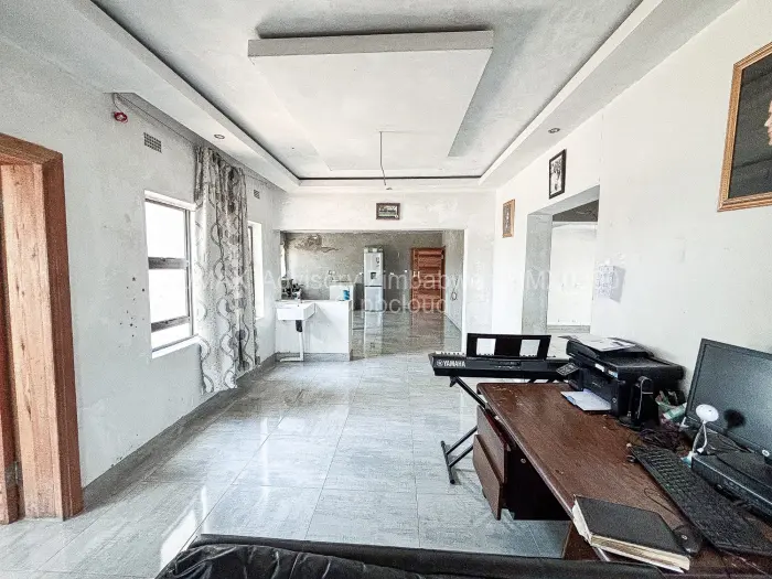 6 Bedroom House for Sale in Ruwa, Ruwa
