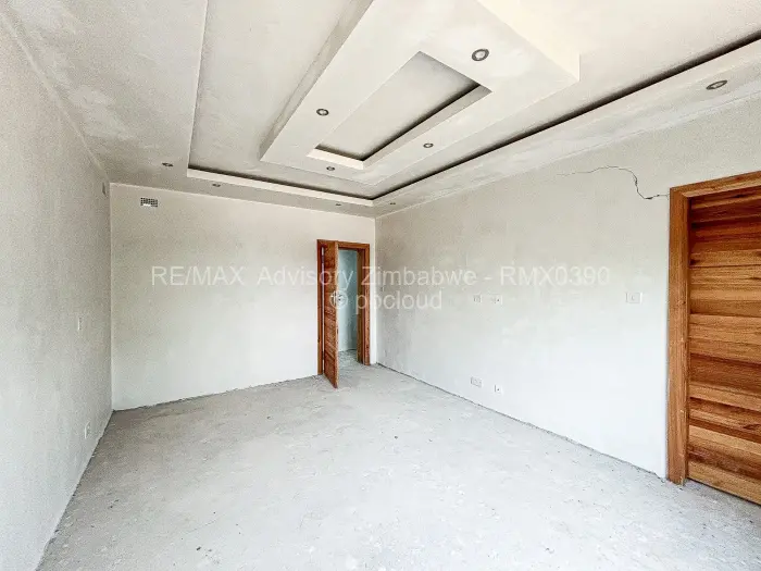 6 Bedroom House for Sale in Ruwa, Ruwa